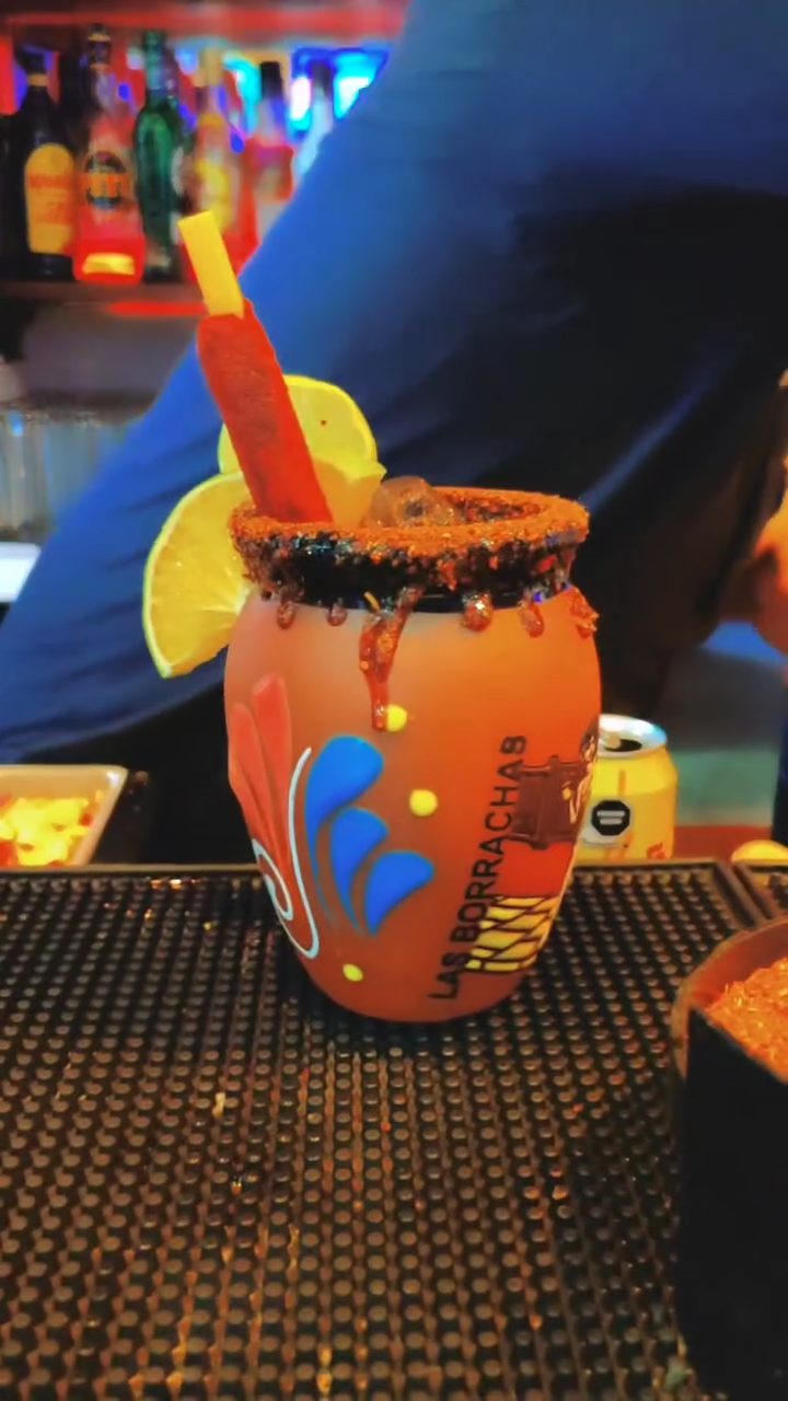 Lo mejor siempre viene en un Jarrito de tequila.